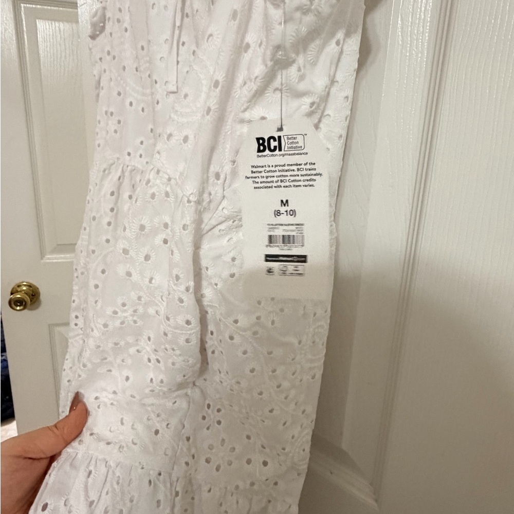 White Eyelet Tiered ' Dress - Picture 4 of 6